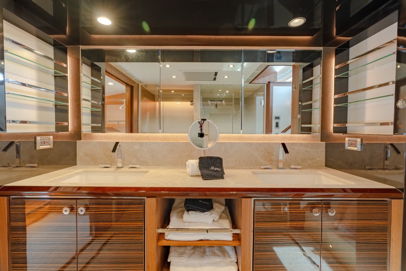 2019 Ocean Alexander 100 Motoryacht - Photo 32