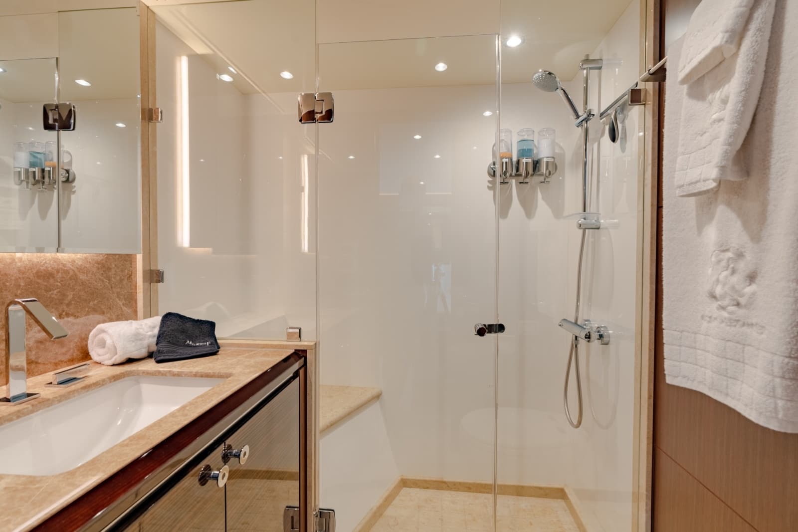 2019 Ocean Alexander 100 Motoryacht - Photo 49
