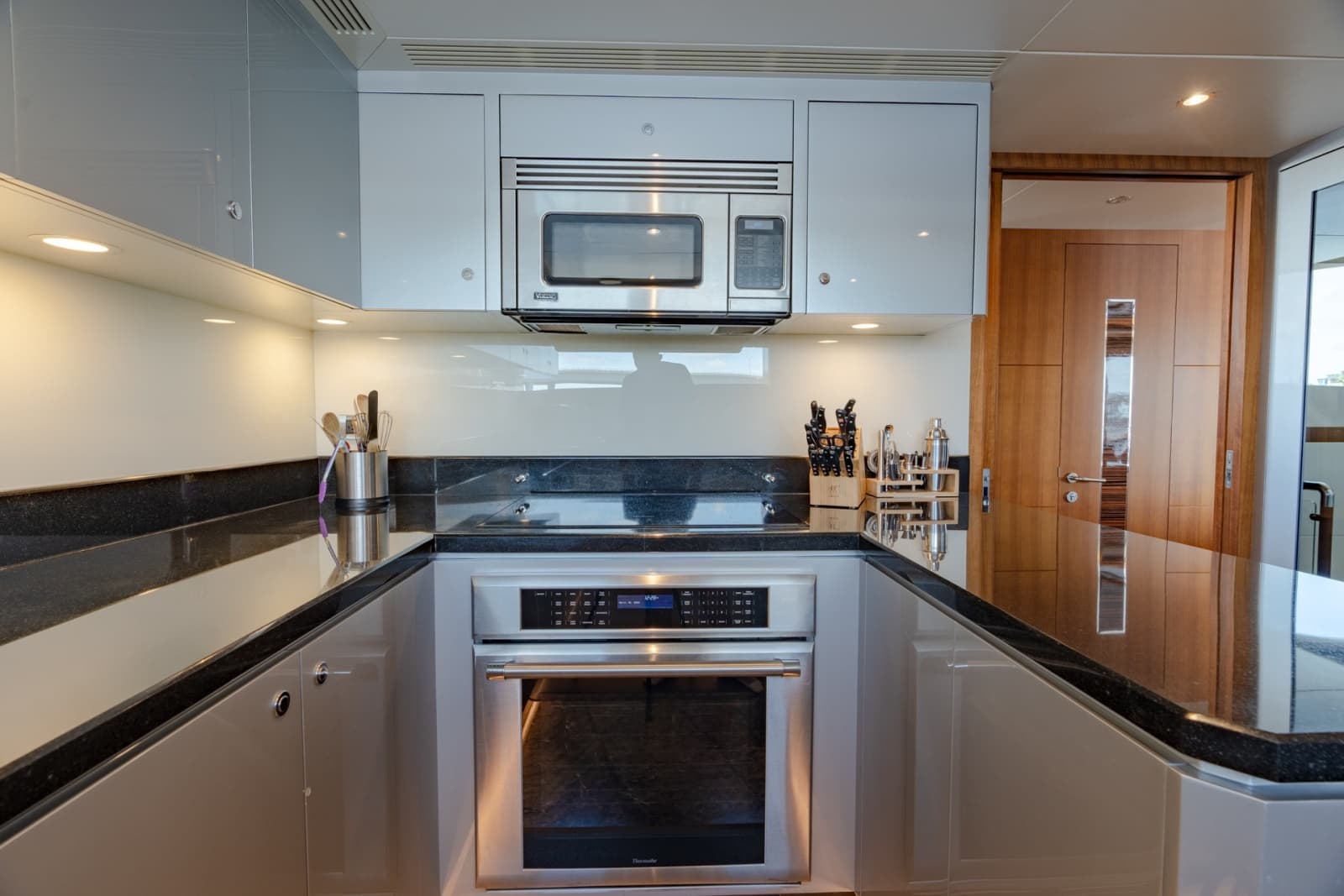 2019 Ocean Alexander 100 Motoryacht - Photo 15