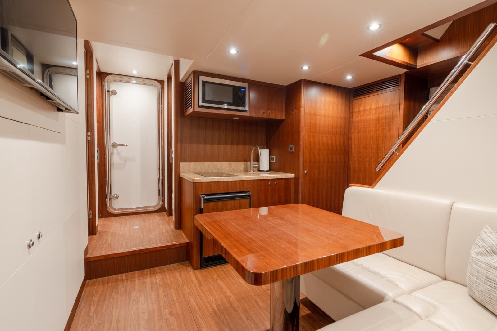 2019 Ocean Alexander 100 Motoryacht - Photo 54