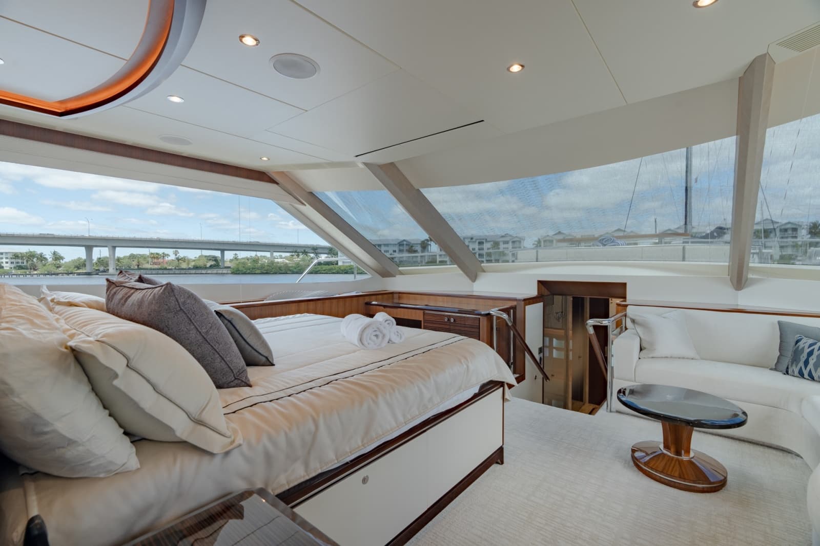2019 Ocean Alexander 100 Motoryacht - Photo 26