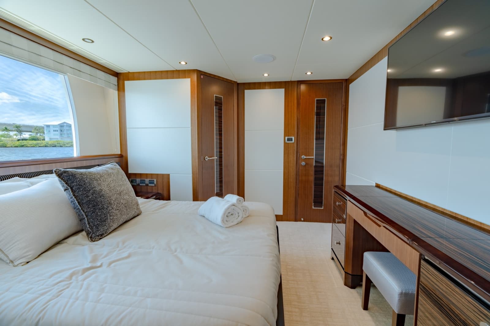 2019 Ocean Alexander 100 Motoryacht - Photo 45
