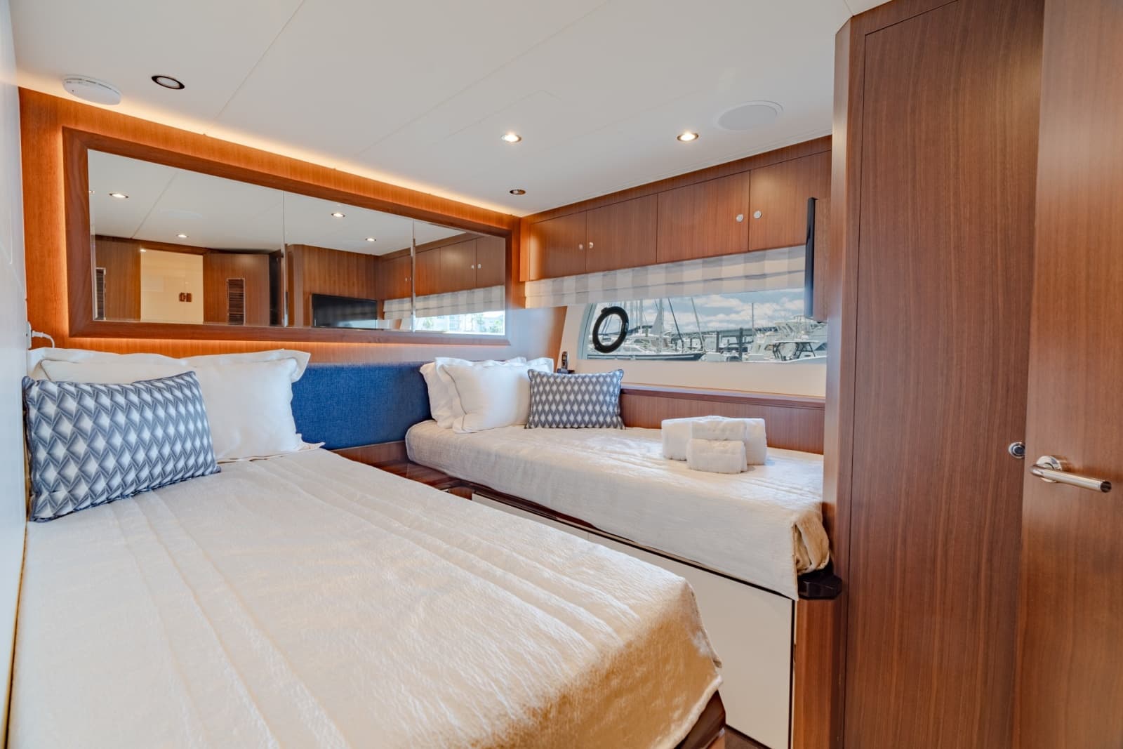2019 Ocean Alexander 100 Motoryacht - Photo 47