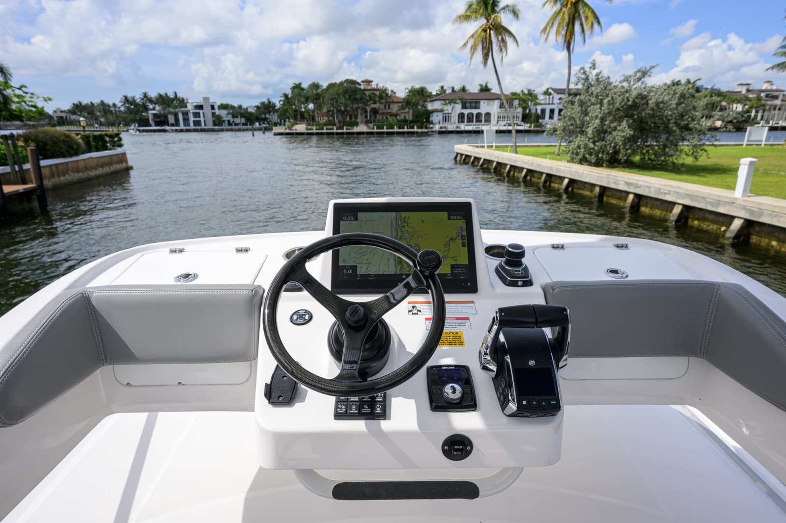 2023 Everglades 455 Center Console - Photo 16