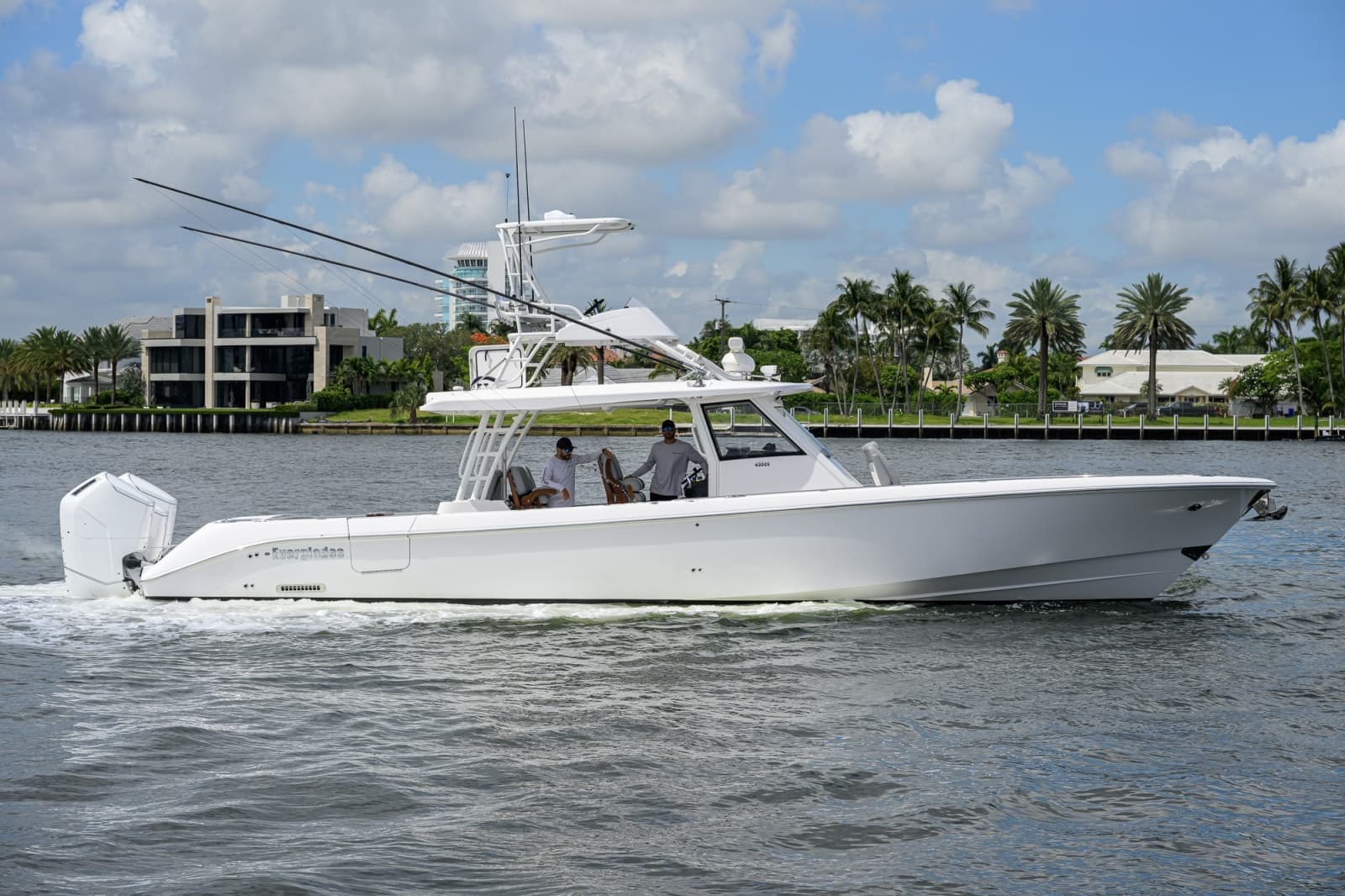2023 Everglades 455 Center Console - Photo 1