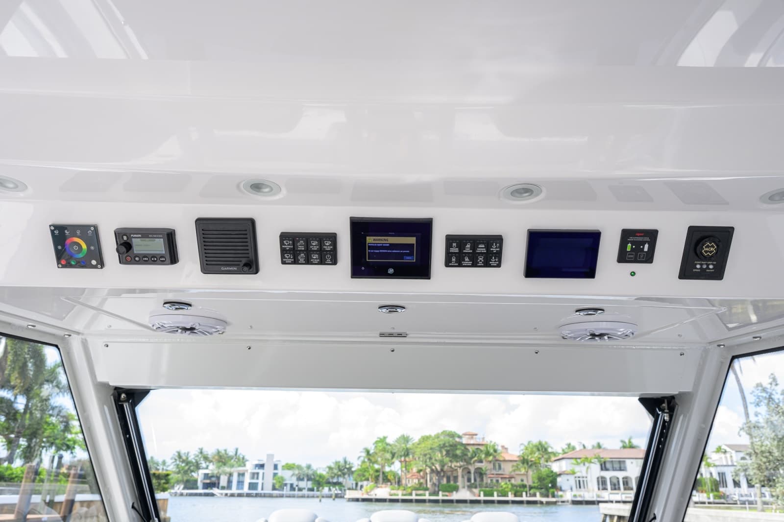 2023 Everglades 455 Center Console - Photo 12