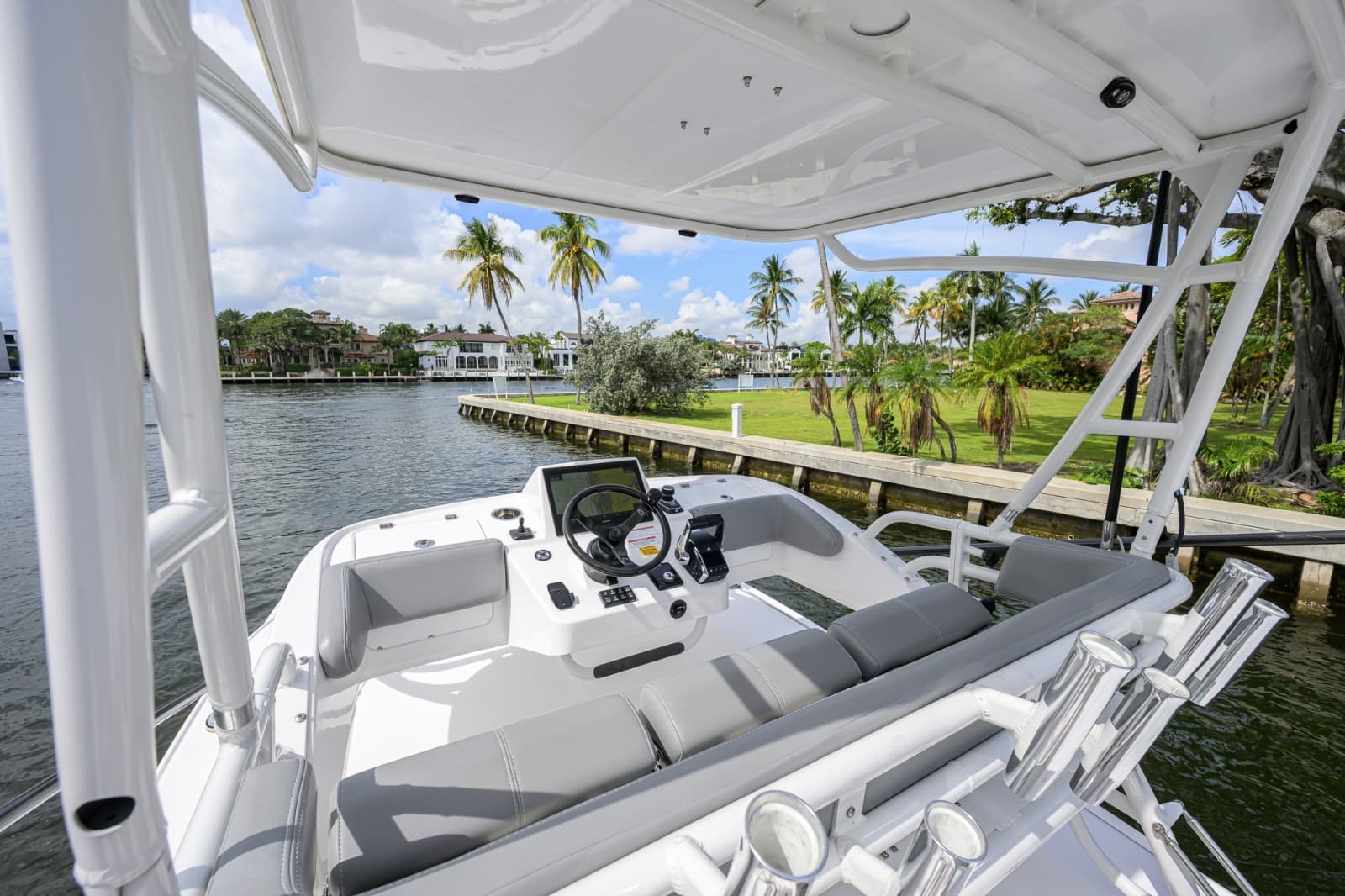 2023 Everglades 455 Center Console - Photo 15