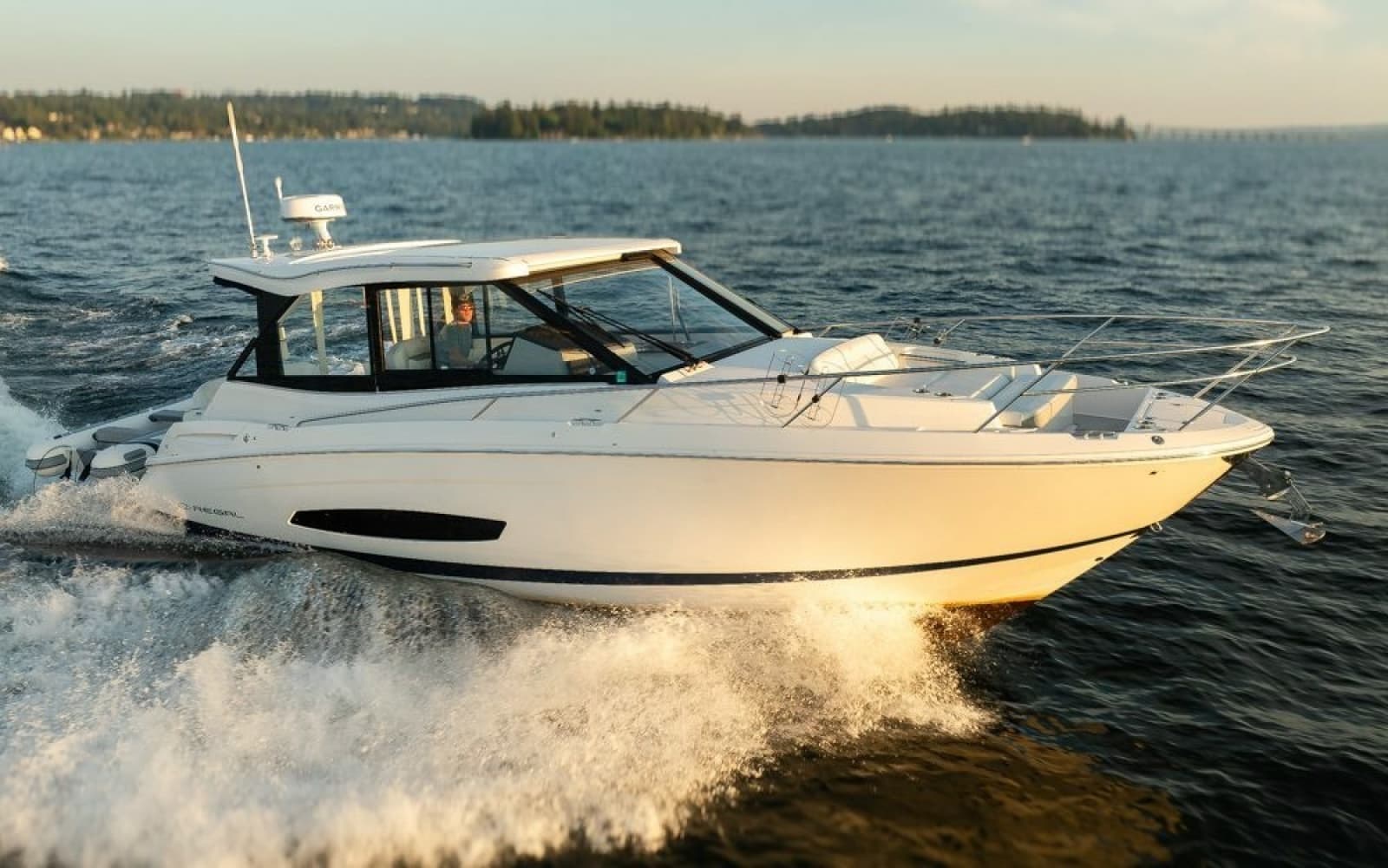 2024 Regal 36 Grand Coupe - Photo 20
