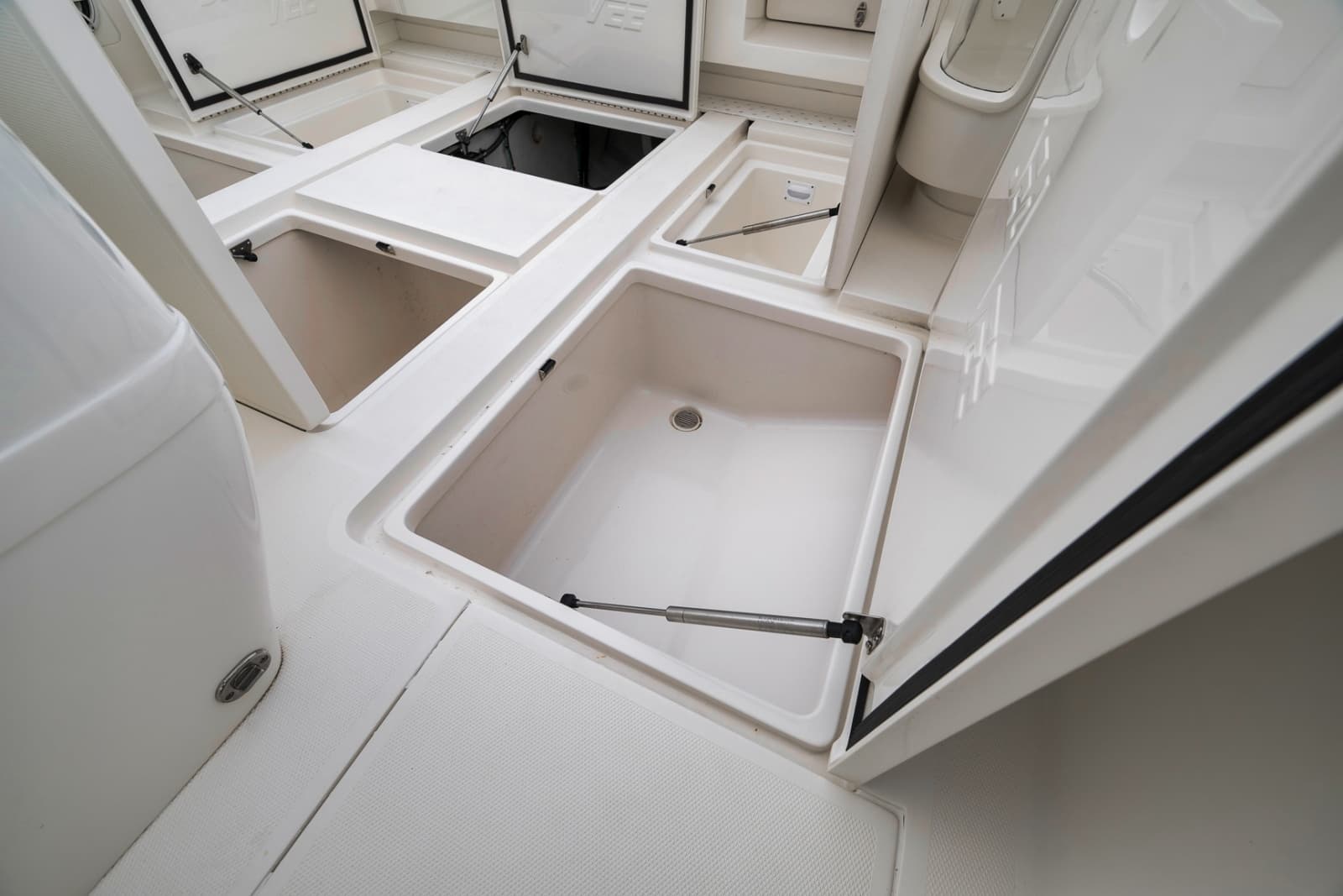 2022 SeaVee 370Z - Photo 53