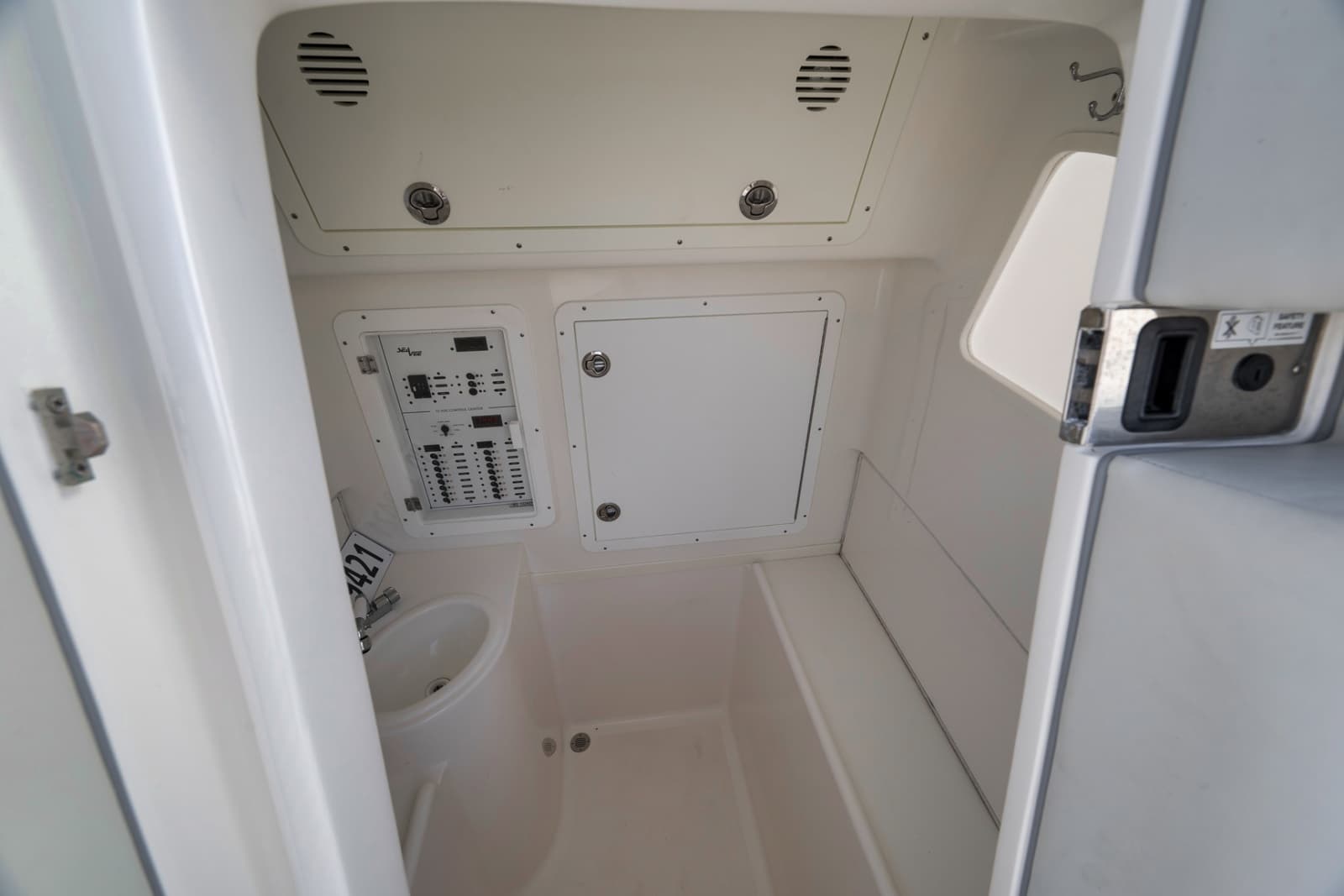 2022 SeaVee 370Z - Photo 33