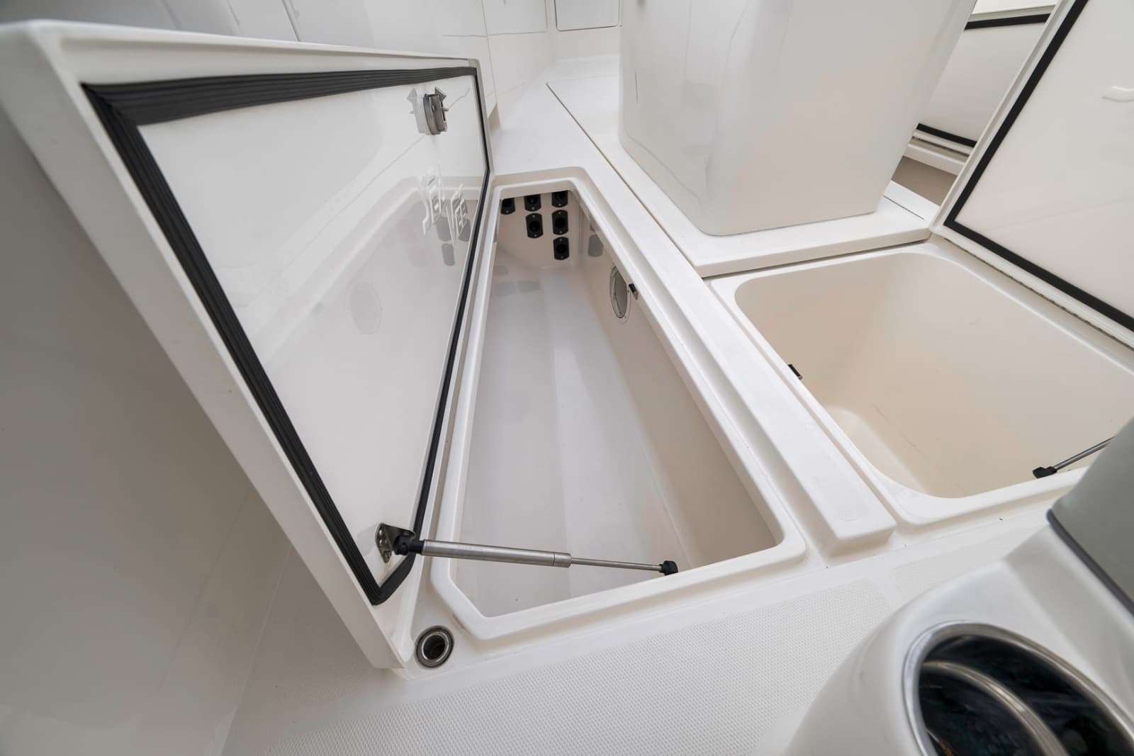 2022 SeaVee 370Z - Photo 40