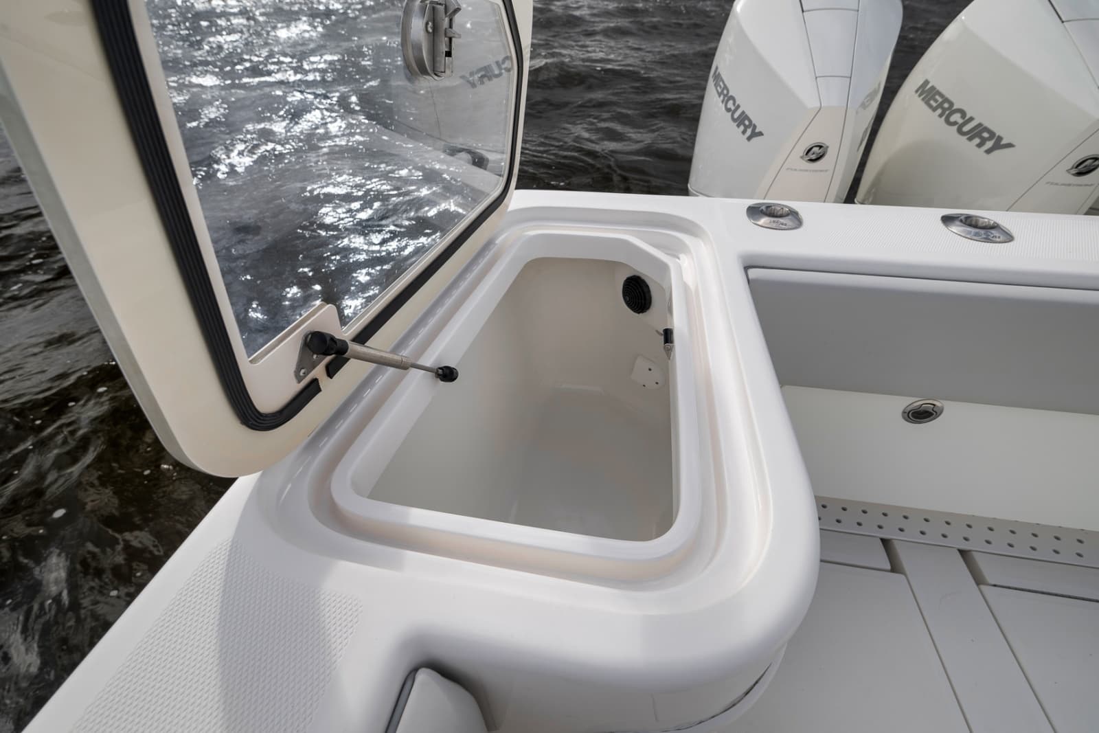 2022 SeaVee 370Z - Photo 49