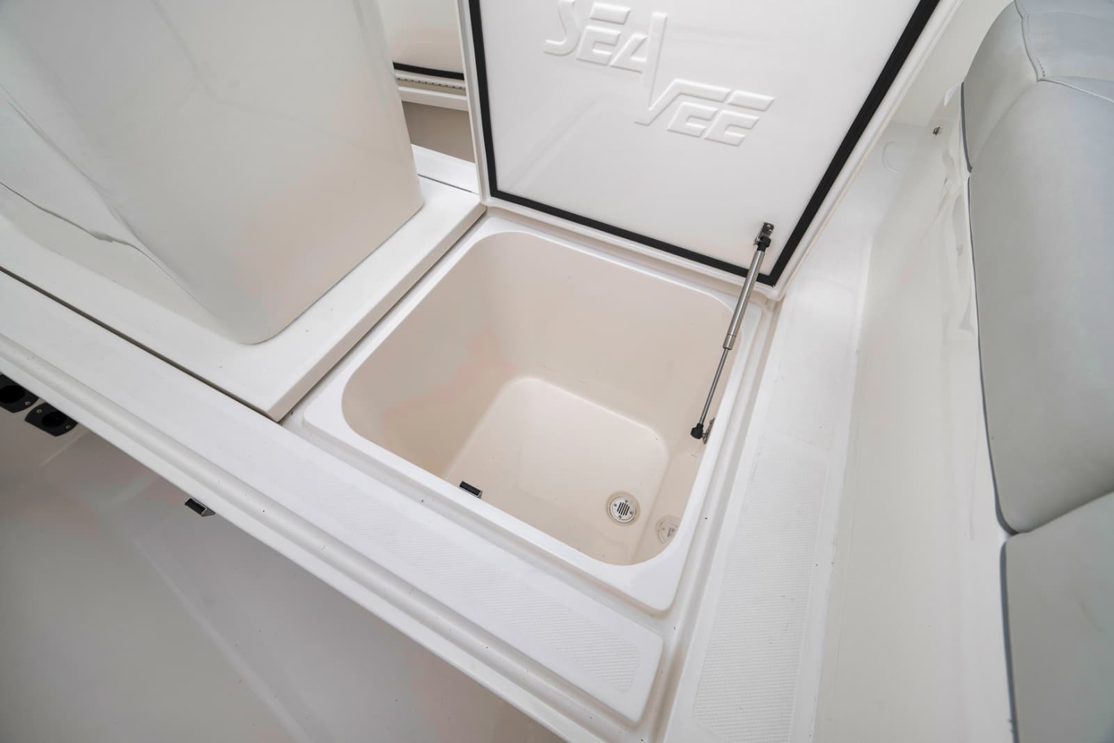 2022 SeaVee 370Z - Photo 41