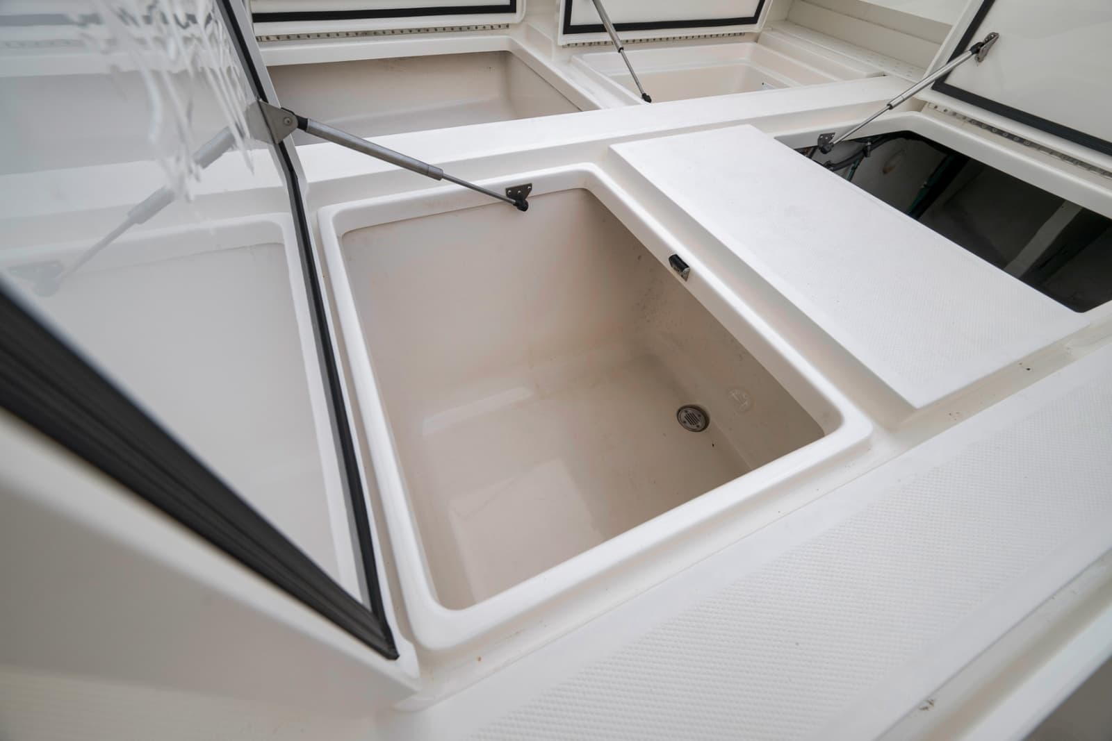 2022 SeaVee 370Z - Photo 54