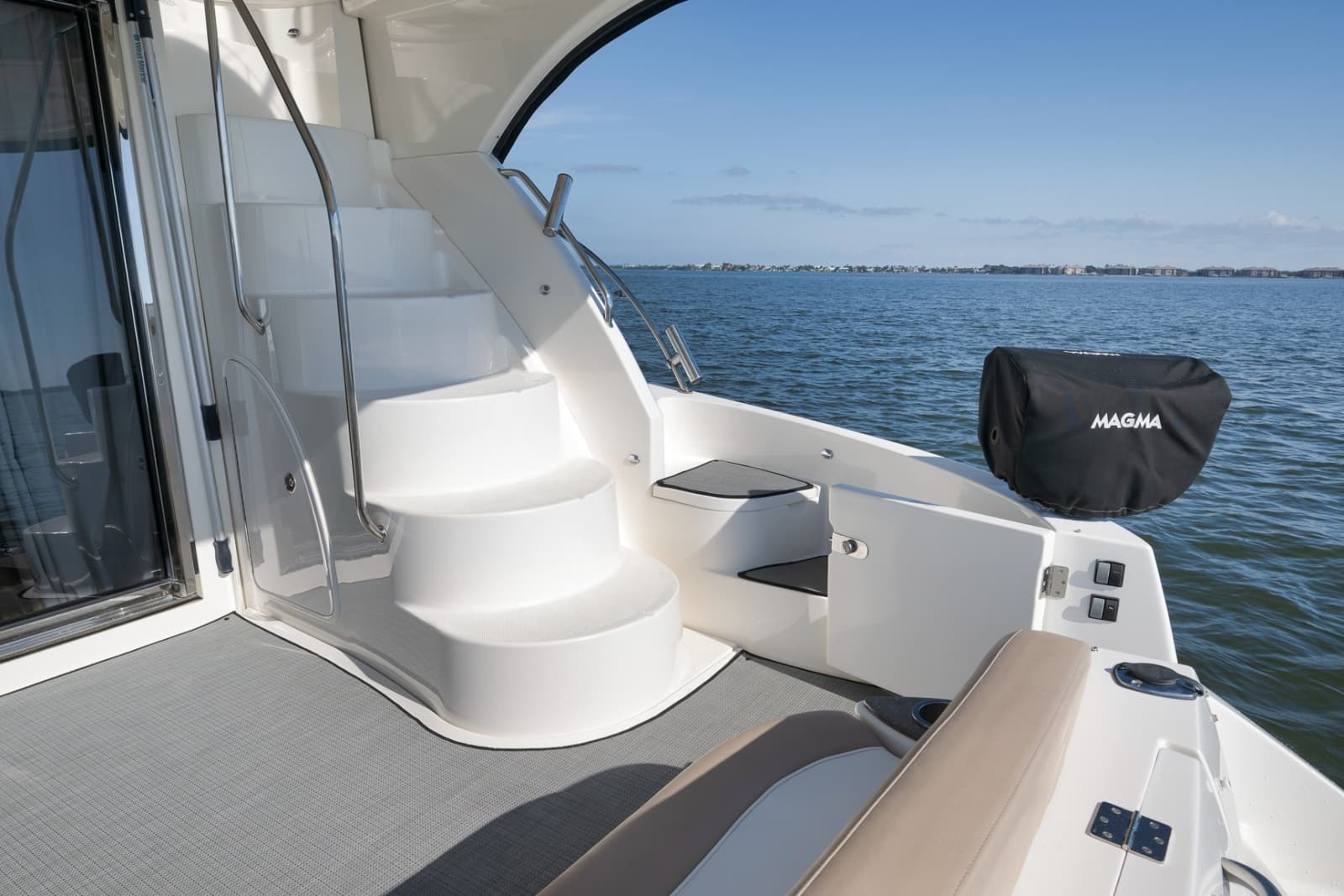 2012 Meridian 441 Sedan - Photo 40