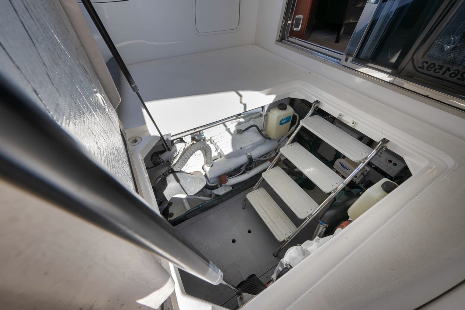 2012 Meridian 441 Sedan - Photo 82