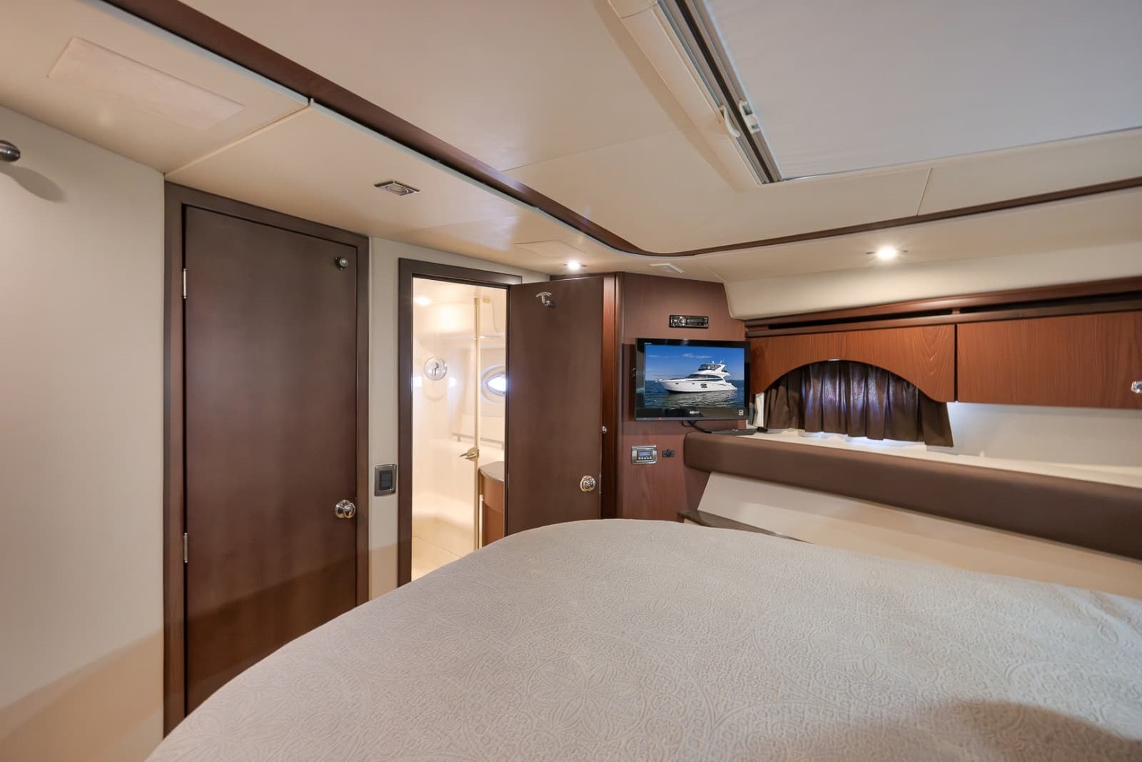 2012 Meridian 441 Sedan - Photo 70