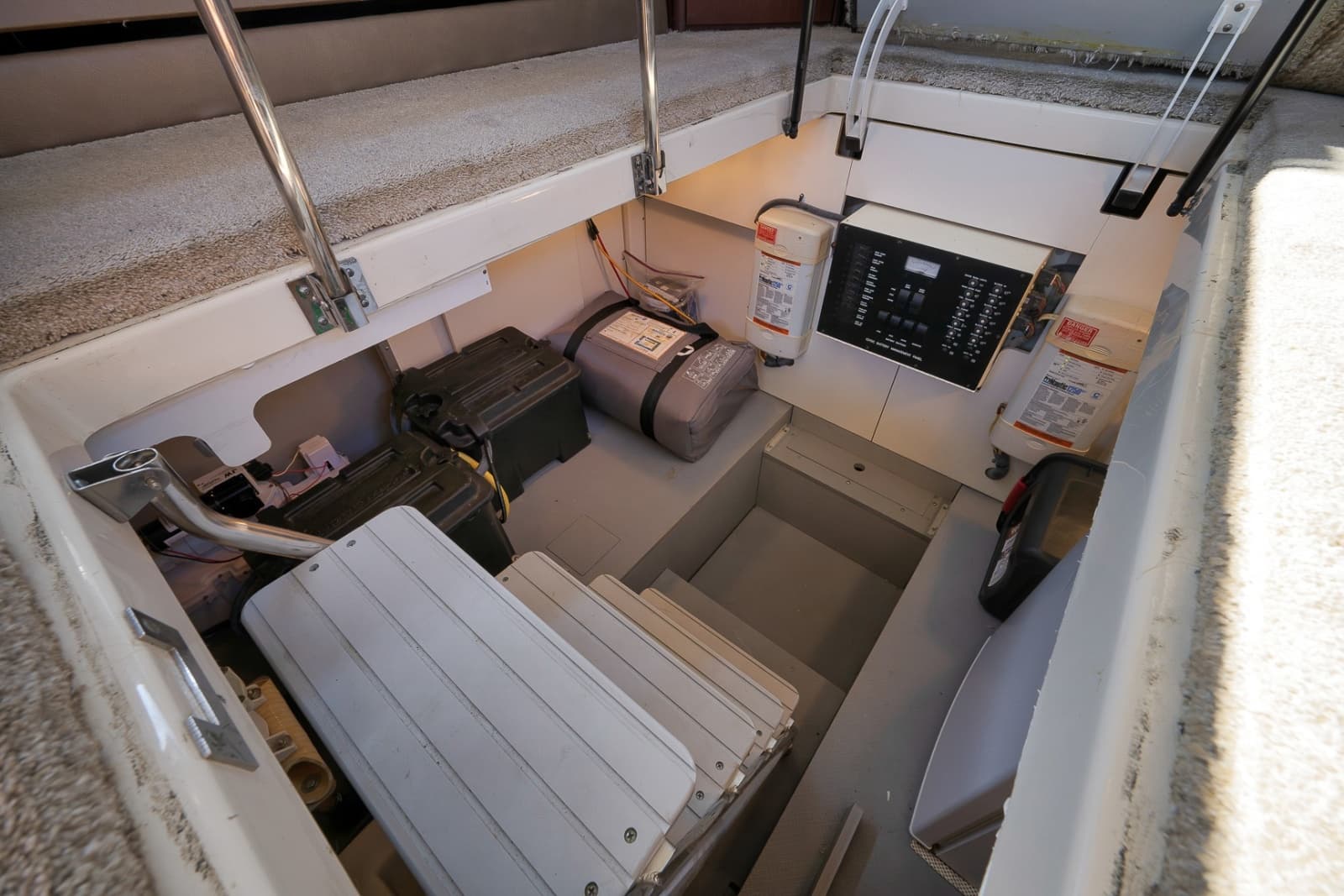 2012 Meridian 441 Sedan - Photo 61