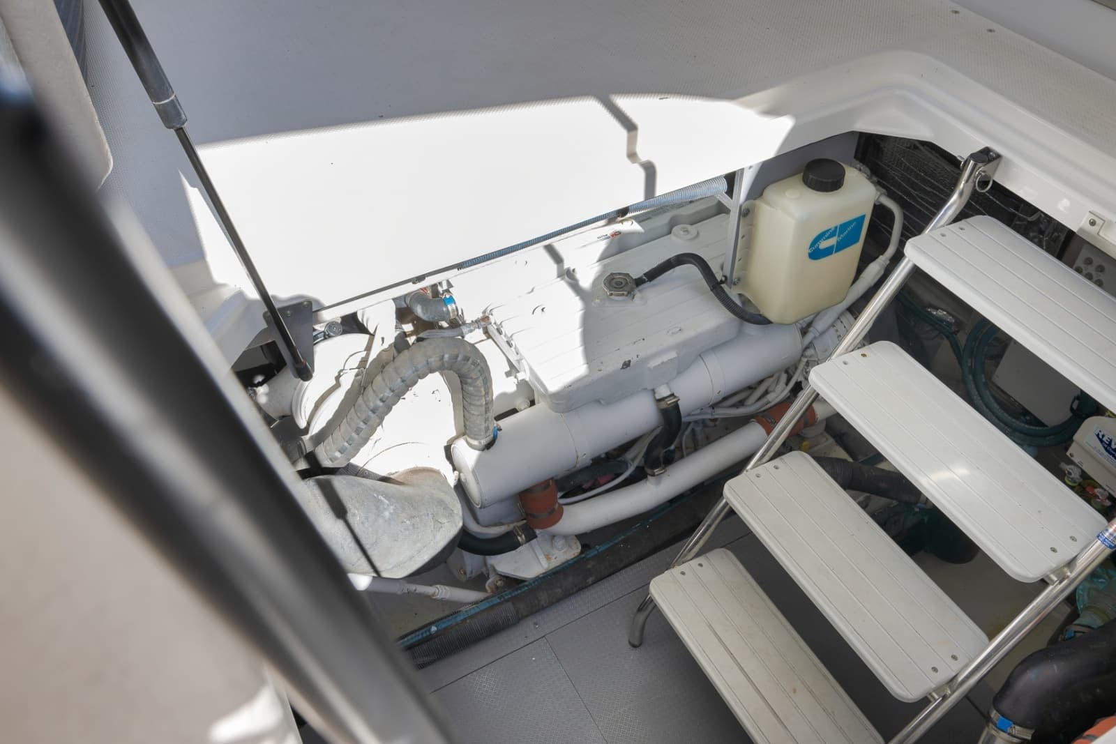 2012 Meridian 441 Sedan - Photo 83