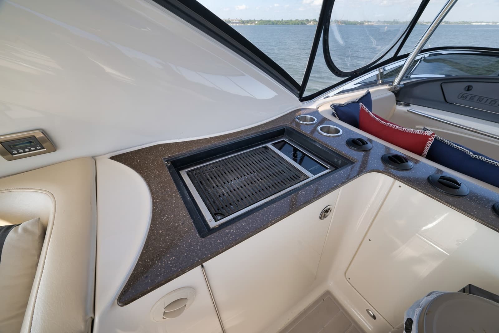 2012 Meridian 441 Sedan - Photo 45