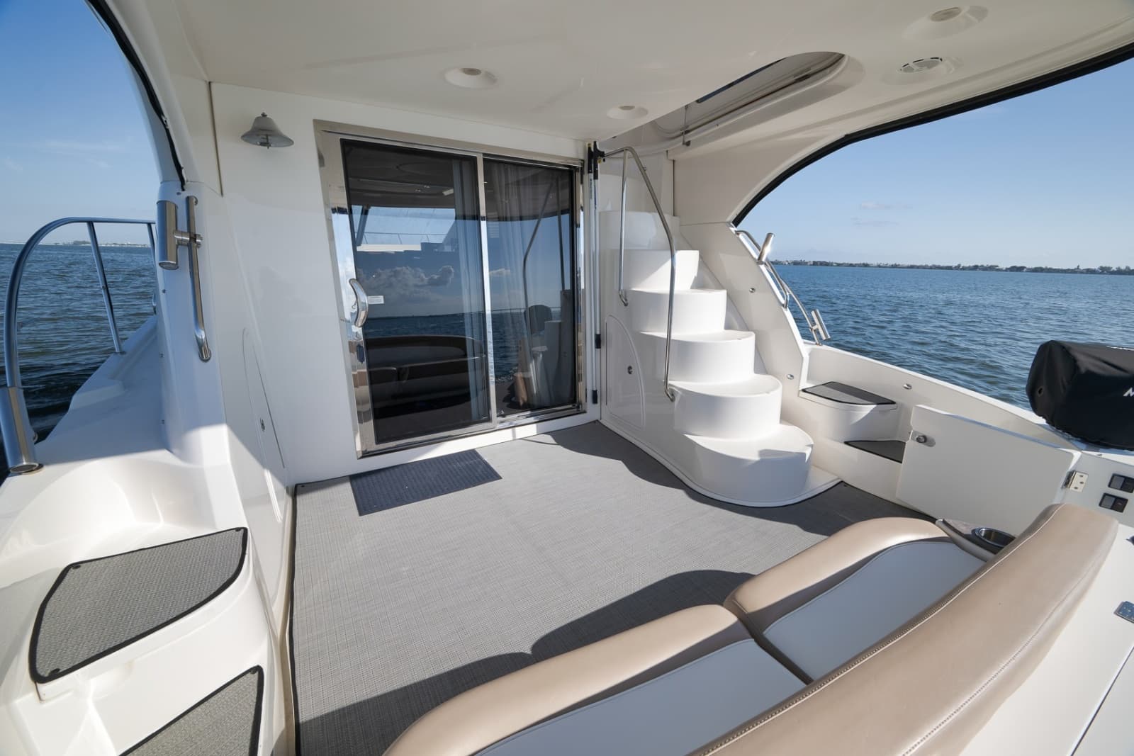 2012 Meridian 441 Sedan - Photo 42