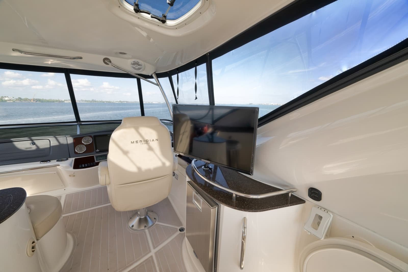 2012 Meridian 441 Sedan - Photo 52