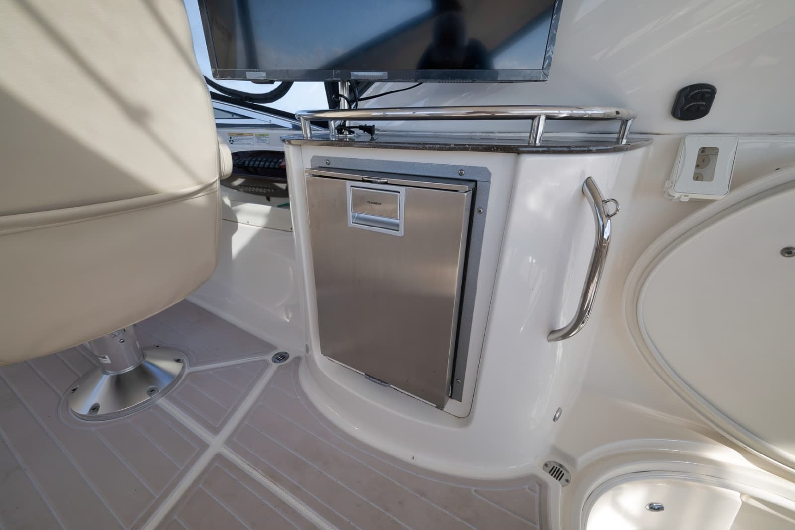 2012 Meridian 441 Sedan - Photo 54