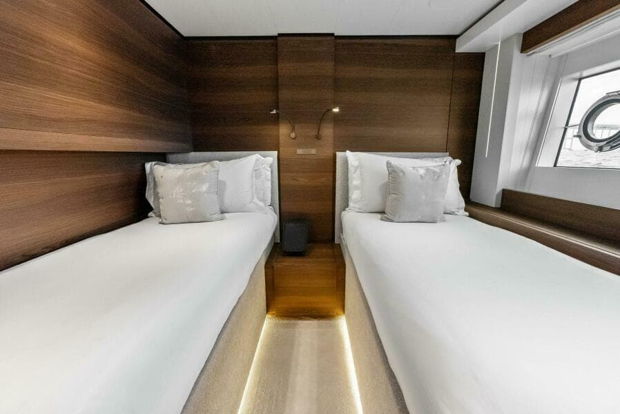 2023 Custom Line 33 Navetta - Photo 110