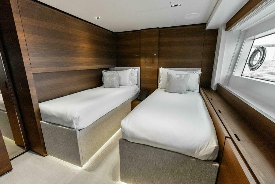 2023 Custom Line 33 Navetta - Photo 109