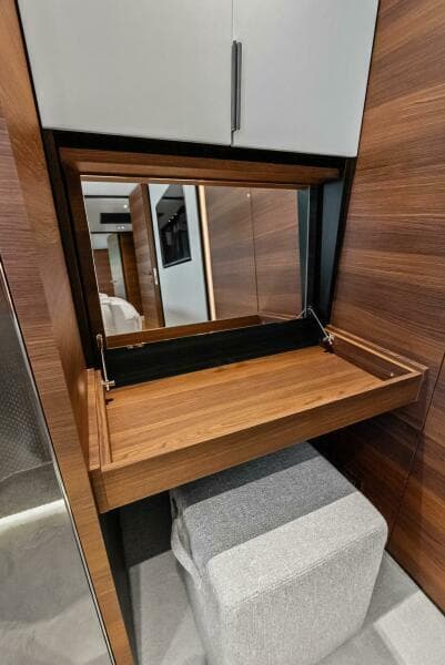 2023 Custom Line 33 Navetta - Photo 99