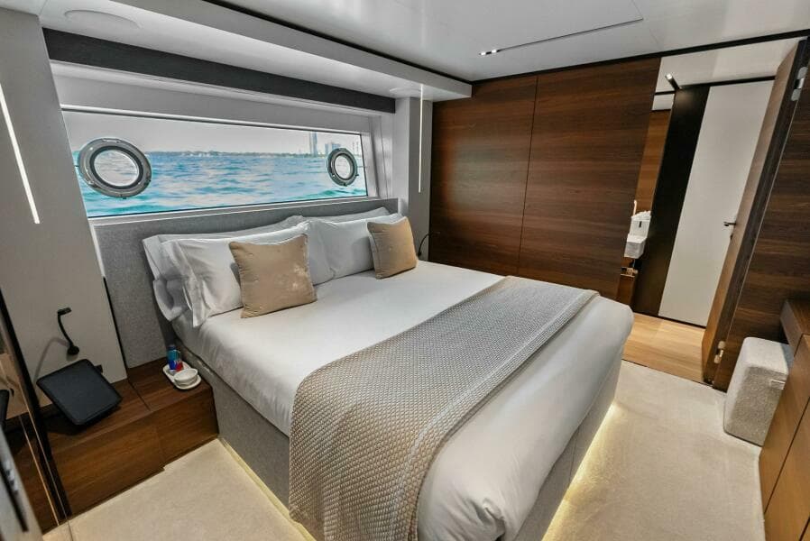 2023 Custom Line 33 Navetta - Photo 90