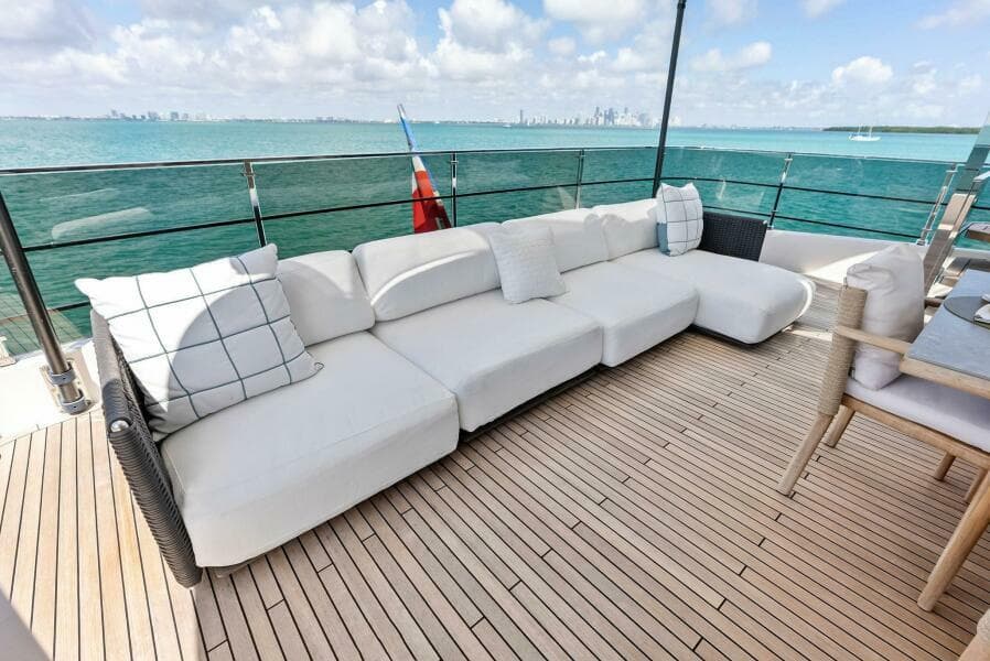 2023 Custom Line 33 Navetta - Photo 43