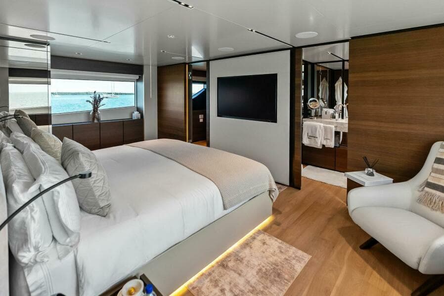 2023 Custom Line 33 Navetta - Photo 75