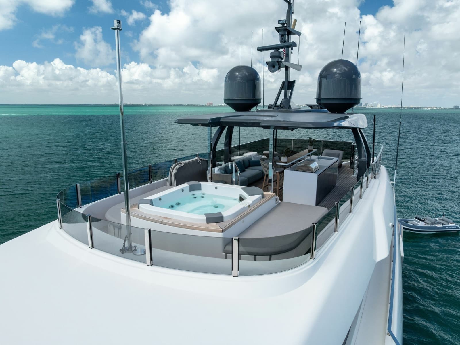 2023 Custom Line 33 Navetta - Photo 16