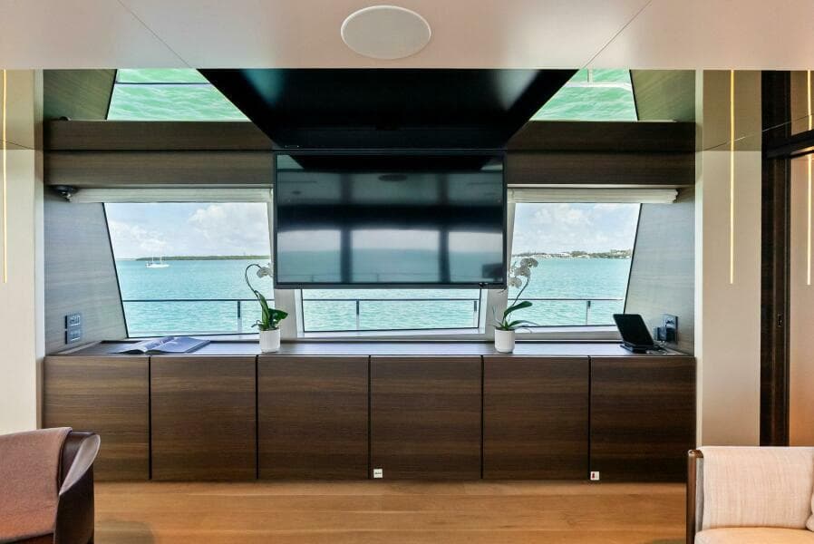 2023 Custom Line 33 Navetta - Photo 60