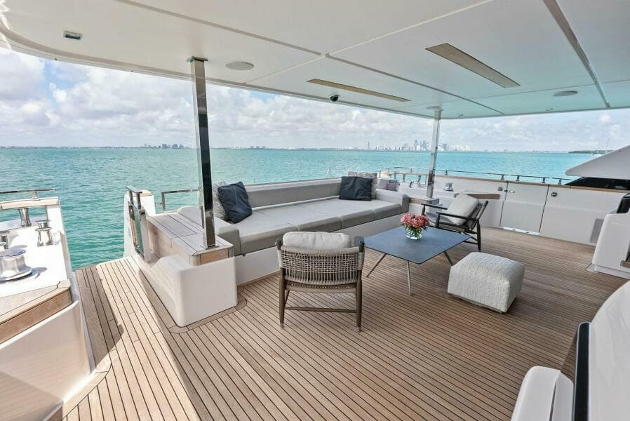 2023 Custom Line 33 Navetta - Photo 42