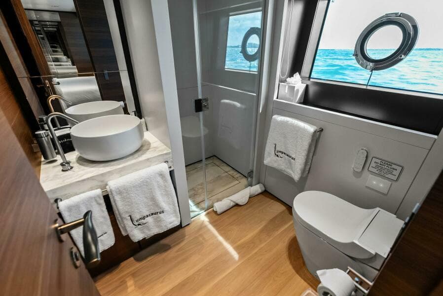 2023 Custom Line 33 Navetta - Photo 101