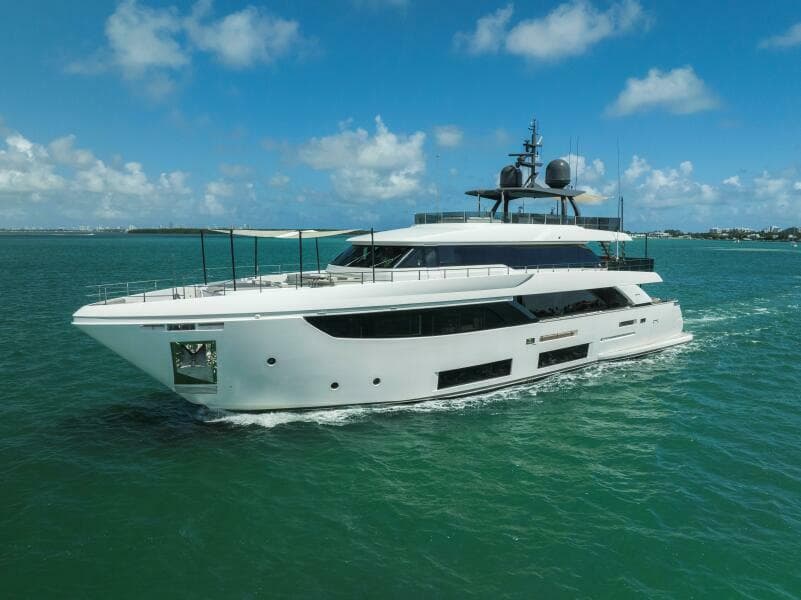 2023 Custom Line 33 Navetta - Photo 4