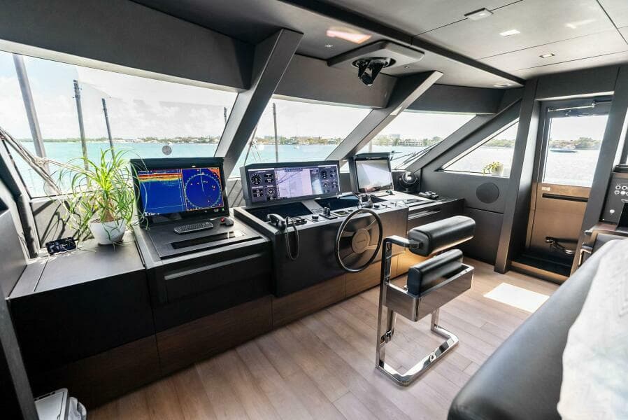 2023 Custom Line 33 Navetta - Photo 118