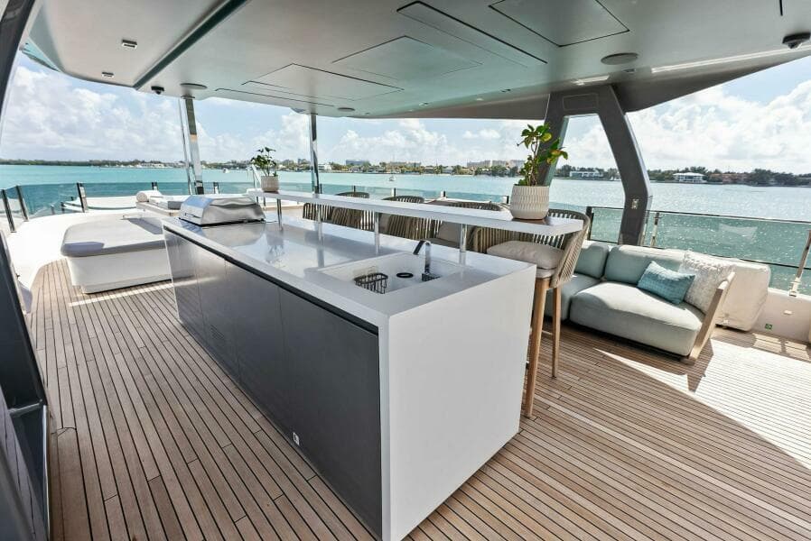 2023 Custom Line 33 Navetta - Photo 23