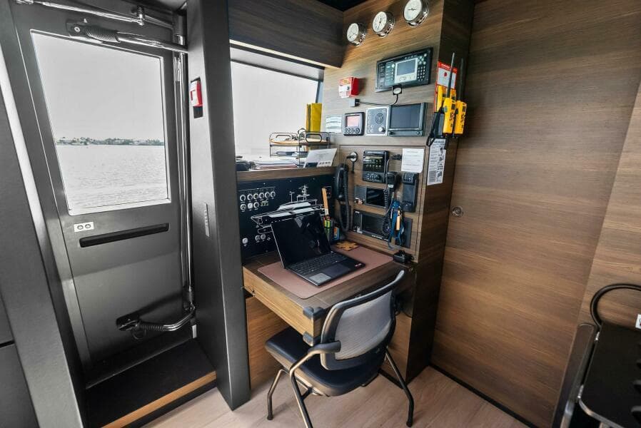 2023 Custom Line 33 Navetta - Photo 123