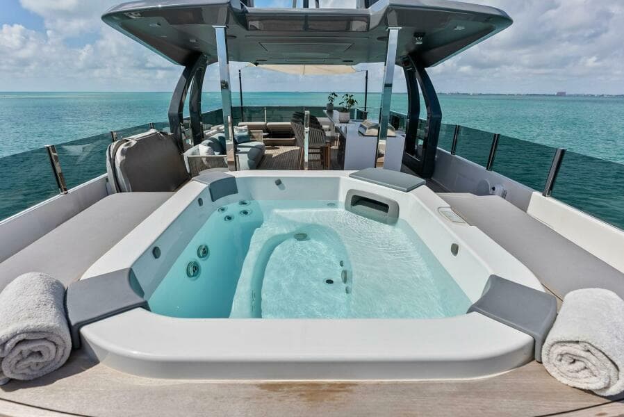 2023 Custom Line 33 Navetta - Photo 29