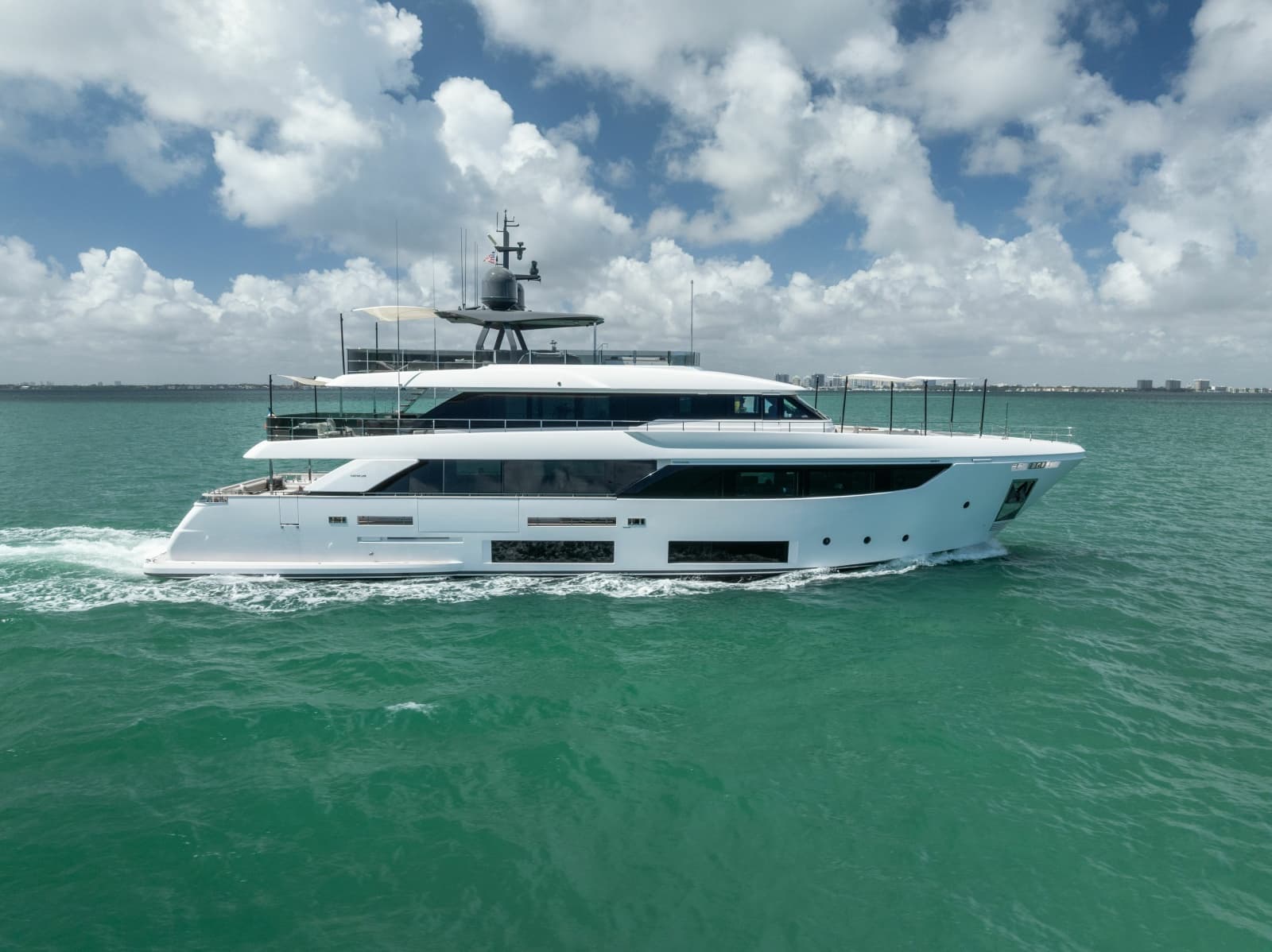 2023 Custom Line 33 Navetta - Photo 1