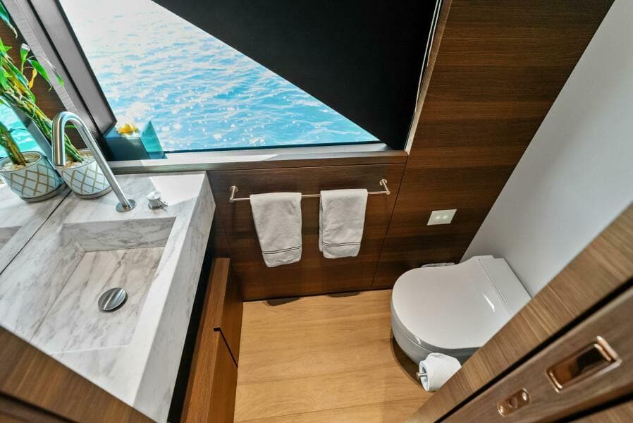 2023 Custom Line 33 Navetta - Photo 85