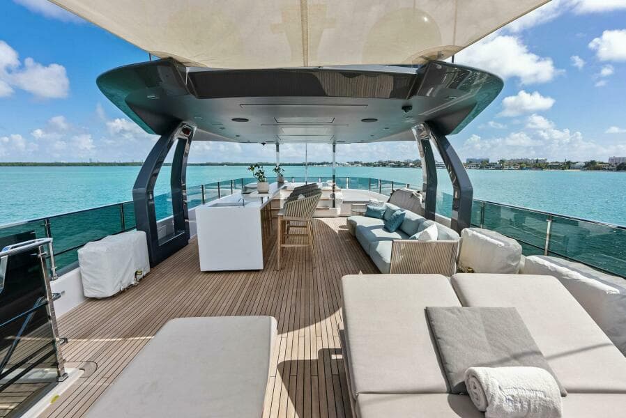 2023 Custom Line 33 Navetta - Photo 21