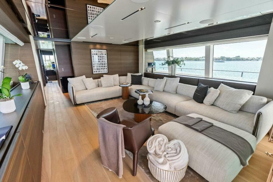 2023 Custom Line 33 Navetta - Photo 53