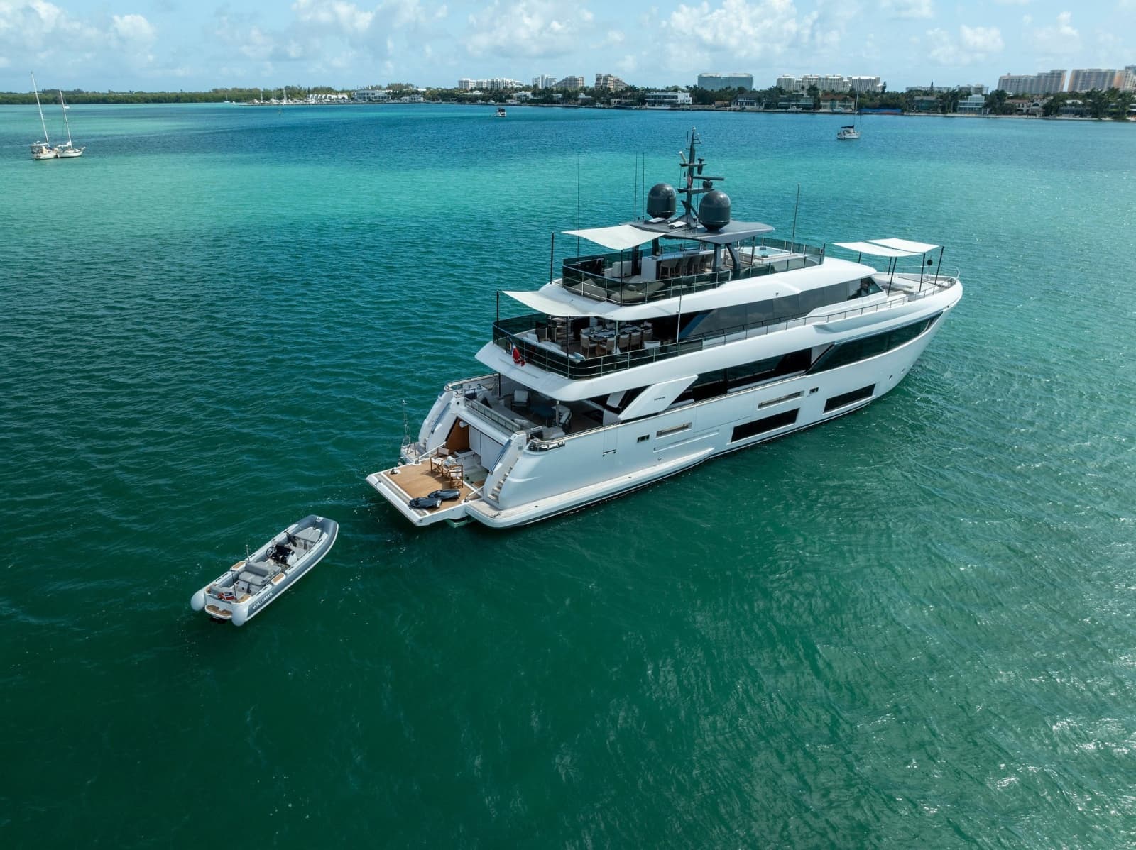 2023 Custom Line 33 Navetta - Photo 3
