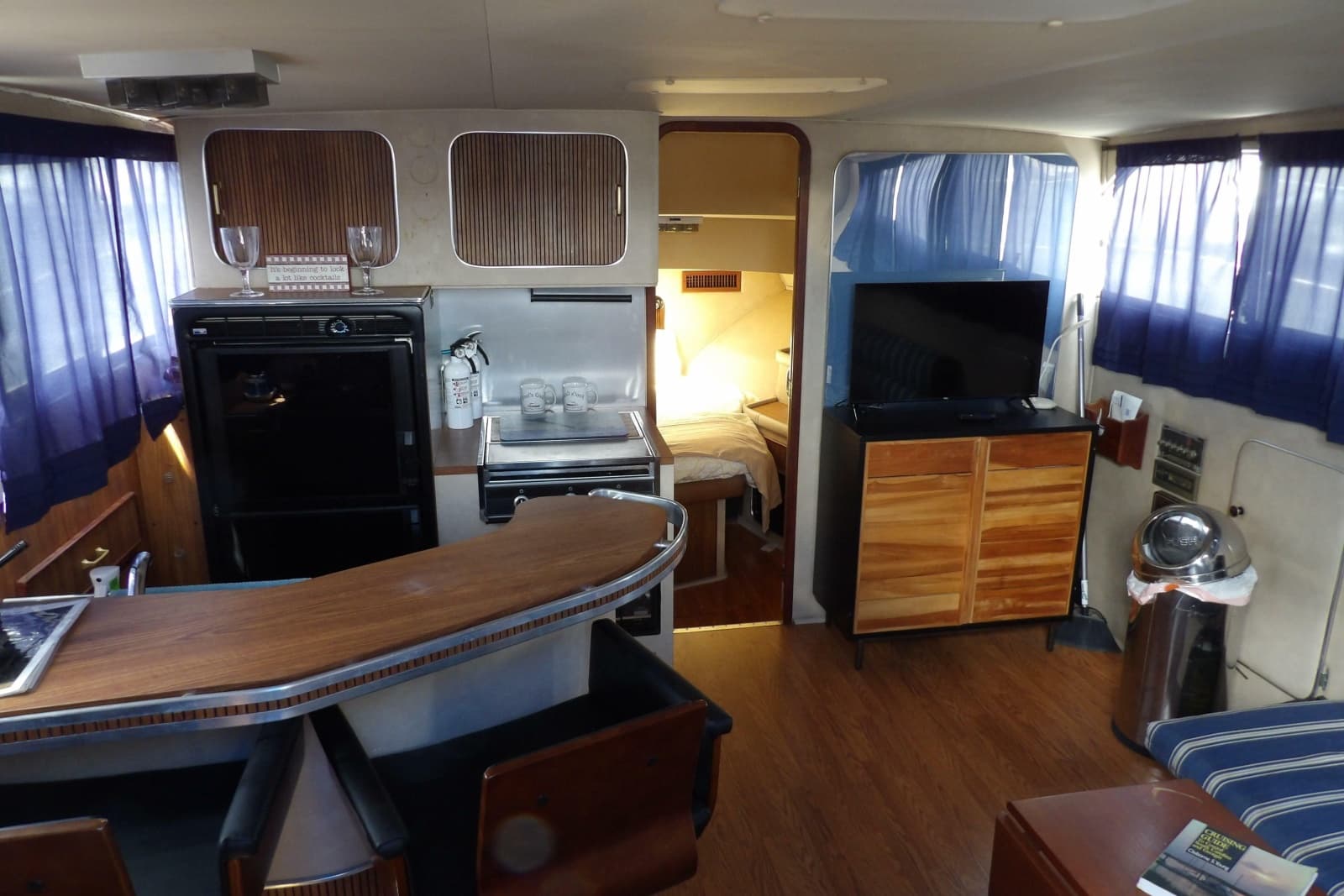 1984 Chris-Craft 381 Catalina - Photo 20