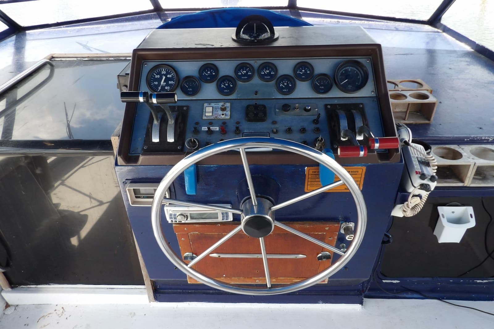 1984 Chris-Craft 381 Catalina - Photo 14