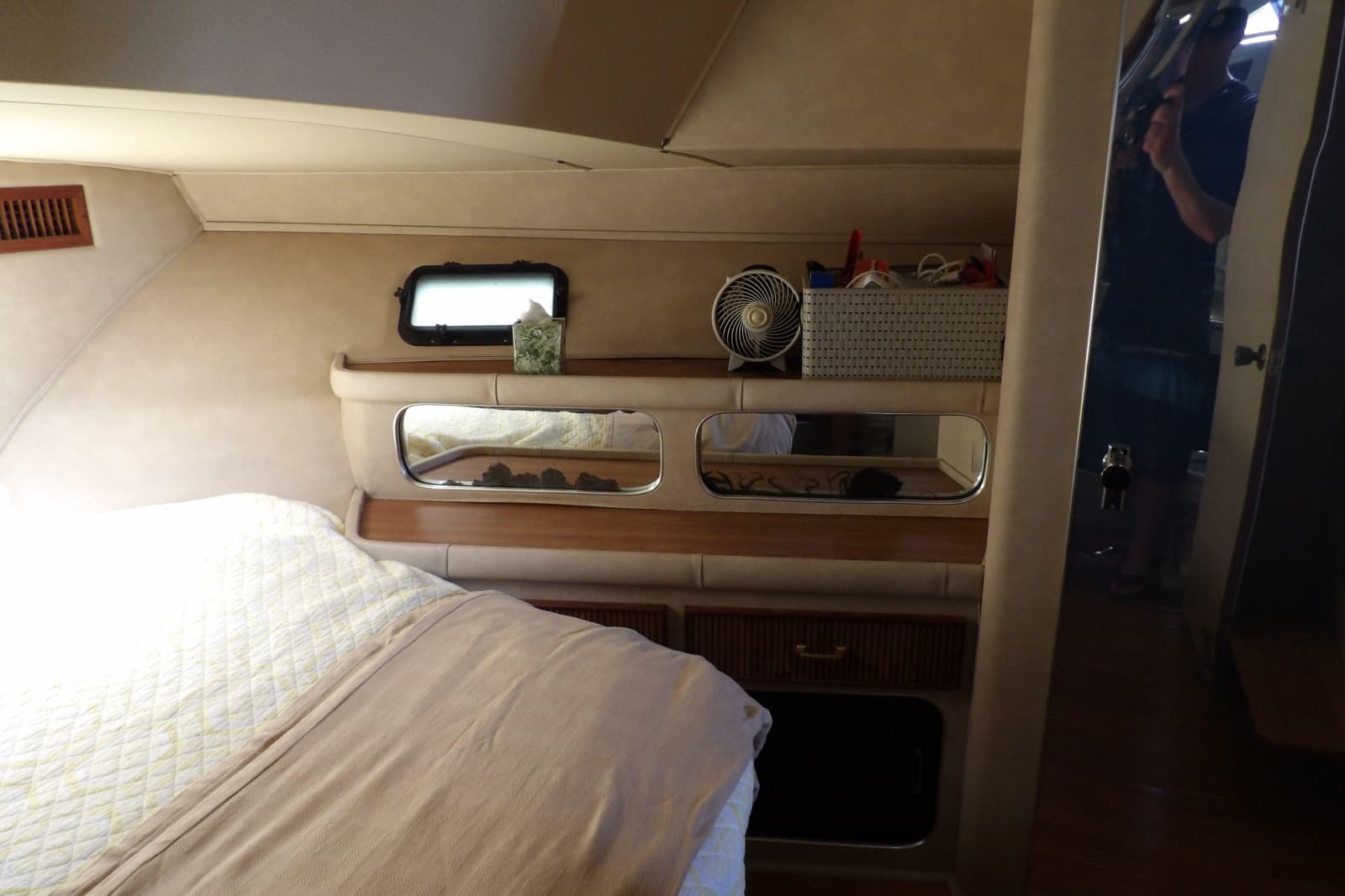 1984 Chris-Craft 381 Catalina - Photo 24